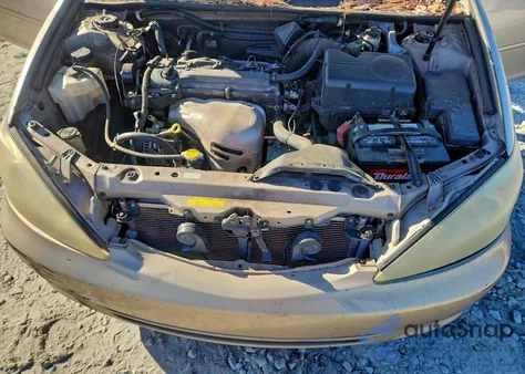 2004 Toyota Camry Le z USA, uszkodzony, nr VIN 4T1BE32K84U920804